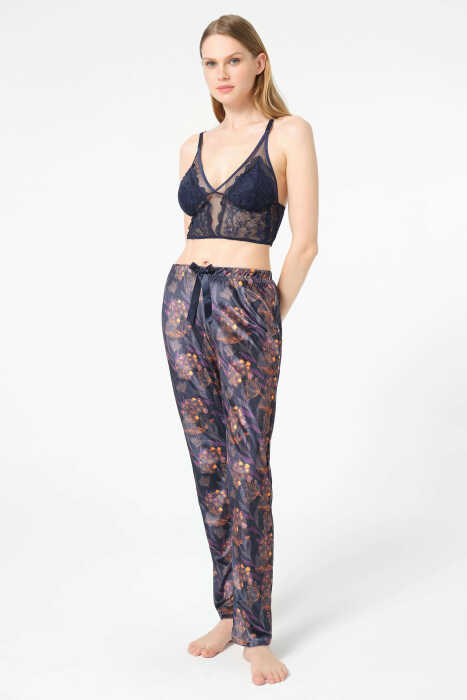 Kadın Kadife Çiçek Baskılı Sabahlık Balensiz Desteksiz Dolgusuz Dantelli Bralet Sütyen ve Pantolon Pijama 3'lü Takım (5680) - 3