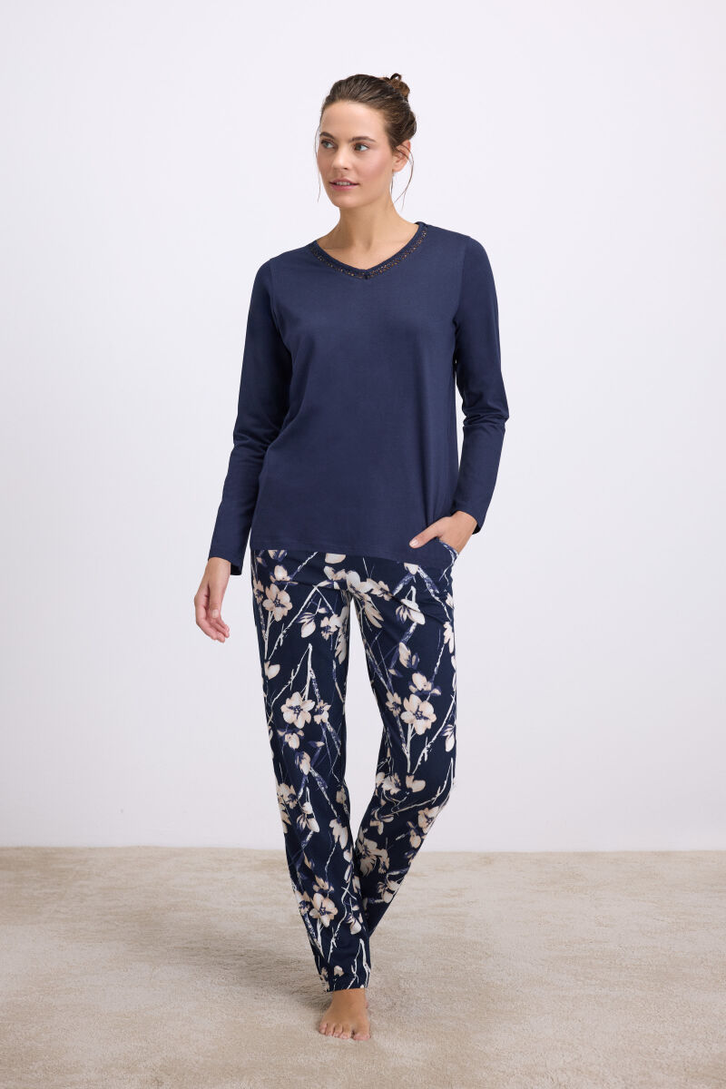 Kadın Uzun Kollu T-Shirt ve Pantolon Pijama Takımı – Konforlu, Şık ve Nefes Alabilen Ev Giyim 11533 - 1