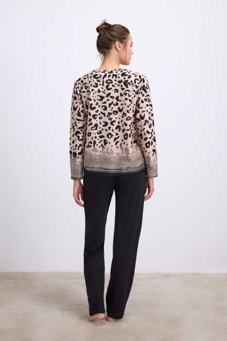 Anıl Kadın Uzun Kollu Dantelli Yaka Leopar Desenli T-Shirt ve Pantolon Pijama Takımı (11540) - 2